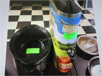 Crock pot and tea dispenser