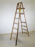 7' Wooden Ladder