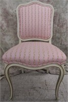 VINTAGE FRENCH PROVINCIAL PAINTED WOOD SIDE CHAIR