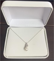 10kt Gold Pearl & Diamond Ribbon Necklace