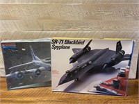 2 Model Airplane Kits