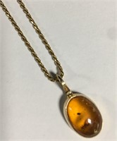 14k Gold And Amber Pendant Necklace