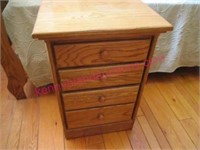 nice amish solid oak 4-dr nightstand (1of2)