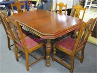 old 1920's style dining table & 6 chairs & leaf
