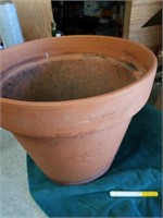 Italian flower pot