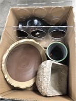 Box of misc pottery