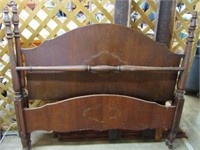 1930's WALNUT COLOR WOOD POSTER BED
