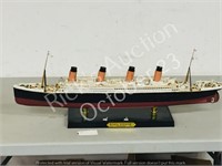 Titanic - plastic model ship