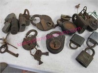 lot of old locks & various keys