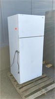 White Hot Point Refrigerator