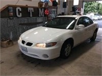 2002 PONTIAC GRAND PRIX