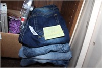 LADIES SIZE 7/8 LOT OF 4 JEANS