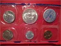 1960-P us mint set (3 coins are 90% silver) uncirc