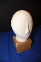DR - Head statuette art