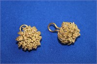 Jewlery - 18k Gold Floral Earrings