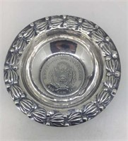 Silver bowl with Republica Del Salvador Coin