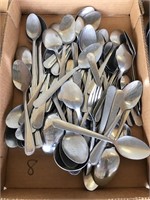 Flat: Spoons