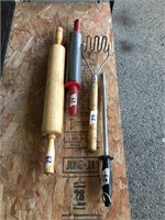 Lot: Rolling Pins, Potato Masher,