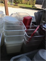 Lot: Plastic Containers