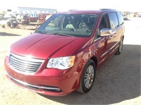 2014 Chrysler Town and Co Mini-Van Van