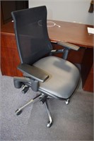 BOSS LEATHER EXECUTIVE CHAIR