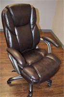REAL SPACE LEATHER HIGH BACK EXECUTIVE CHAIR
