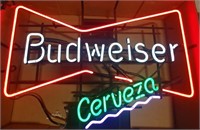 Budweiser cerveza neon beer advertisement