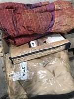 Sheet, pillow cases & curtain panel