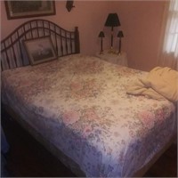 Full Bed With Linens