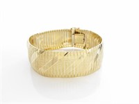 14K Yellow Gold Diamond Cut Bracelet