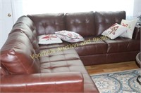 Very nice leather sectional sofa 7' x 7'