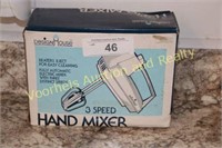 3 spd design  handheld electric mixer, NIB