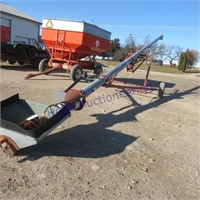 Mayrath 8X52 PTO auger, hyd. lift