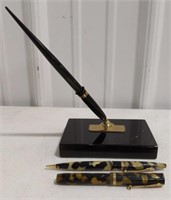 Vintage Sheaffer Fountain Pen With Stand with