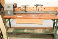 LuDell Wood Lathe Model WL40 and table