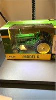 Ertl John Deere 1947 model G tractor 1/16 scale