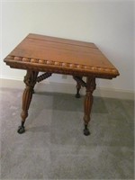 Fancy Antique oak Table