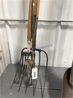 Tool bundle--5-tine fork, row hoe, cultivator