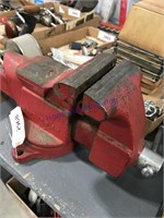 Bench vise w/ 4" jaw