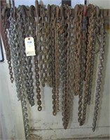 assorted lot of chains, most having only 1 hook