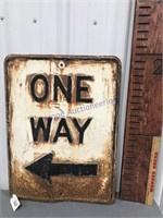 One Way (with arrow) metal sign, rusted, 24x18"