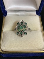 SILVER AND EMERALD DRESS RING