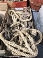Fence stretcher rope and pulleys