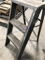 2-step ladder