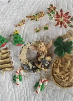 Brooches & earrings with Holiday theme
