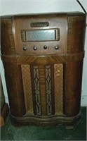 Motorola Aero Vane floor cabinet radio & shortwave