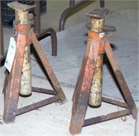 pair of Strongarm 3 ton jack stands