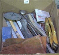 box of assorted body sanding & filing supplies and