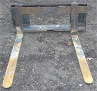 quick tach pallet forks with low profile back and