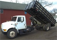 1995 International 4900 DT 466 with 18' stake
